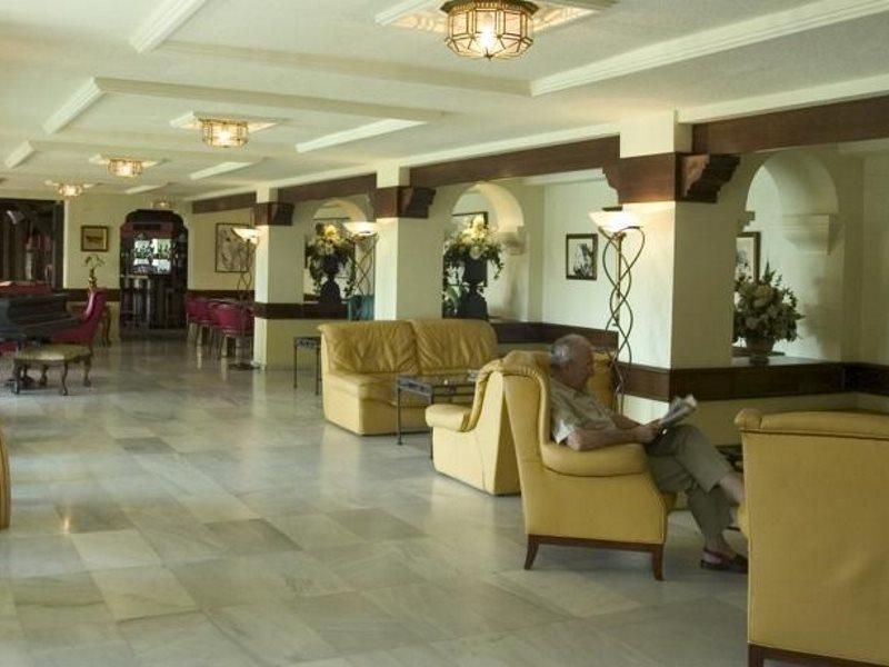 Tropicana Hotel 2*